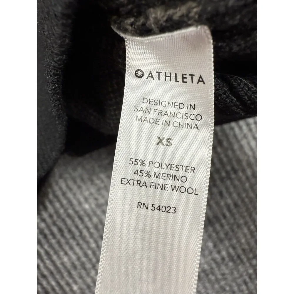 Athleta Sweater‎ Womens X-Small Jacquard Merino Wool Blend Black Camo Crewneck